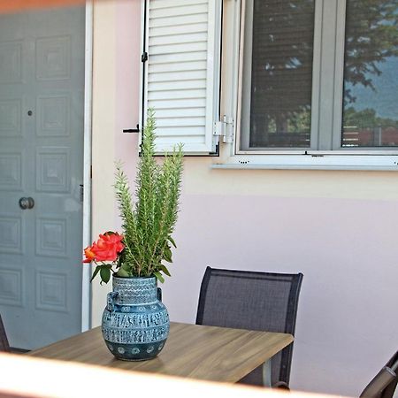 Traditional House Next To Olimpia Exterior foto